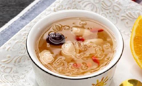 银耳汤总稀如水？2招出胶浓如果冻，皮肤喝出水润光！