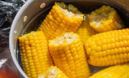 玉米减肥又好吃，10分钟煮熟存半年，哪种方法最好用？