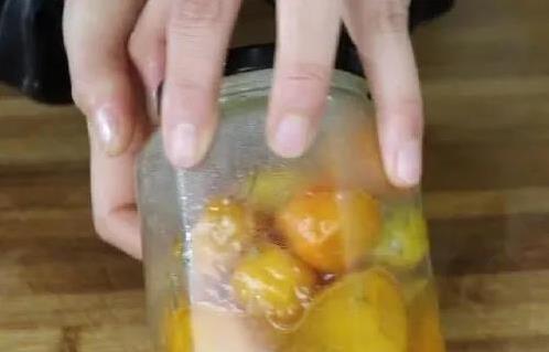 金桔别光吃，10分钟做成酱，润肺又省钱？