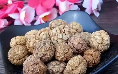 炖鸡腥味难除？4种香料3克搞定，肉嫩汤鲜全家夸