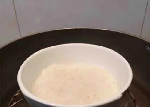 厨房小白秒变大厨？蒸笼隔水蒸米饭，3步做出餐厅级香软好饭