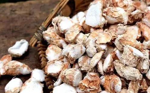 炖鸡腥味难除？4种香料3克搞定，肉嫩汤鲜全家夸