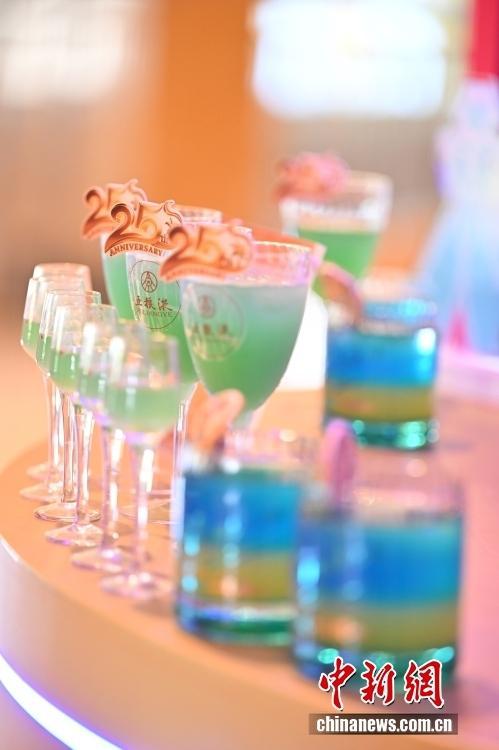 来自一杯酒的博鳌共鸣 和美共生见未来