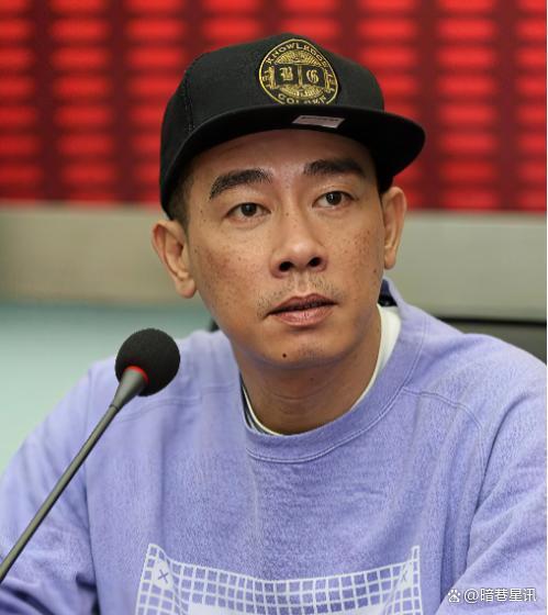 陈小春说妈妈是被爸爸骗到手的 三千块买断亲情