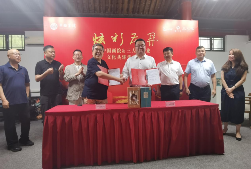“笔墨随酒意流转 丹青共酿香生辉” 