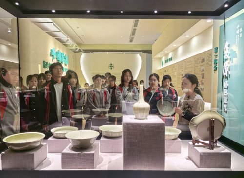 千年瓷韵映琴澳，施珍越窑青瓷作品横琴邀请展圆满收官