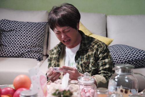 《兄弟，请注意》五城联动提前点映，拥抱锦鲤笑着跨年！