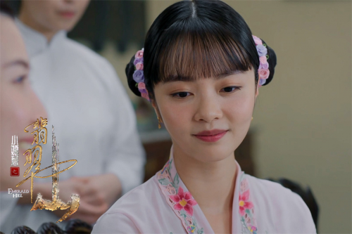 新加坡年度大戏《小娘惹之翡翠山》播出 黄暄婷演绎反派进化论