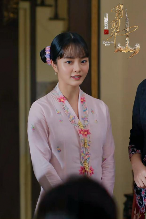 新加坡年度大戏《小娘惹之翡翠山》播出 黄暄婷演绎反派进化论