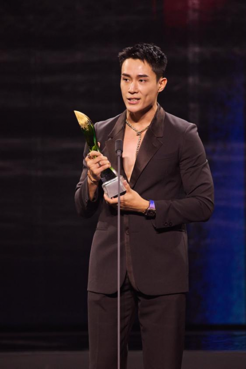 新加坡《红星大奖2025》时光同行30年 孙政、邓伟徳、张哲通登顶“最受欢迎潜力星”