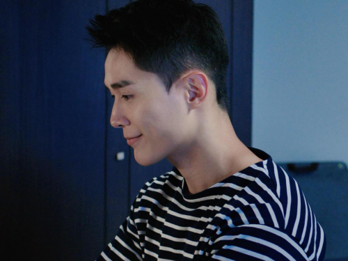 新加坡电视剧《迷茫又无惧的我们》播出邓伟徳演绎“问题老师”