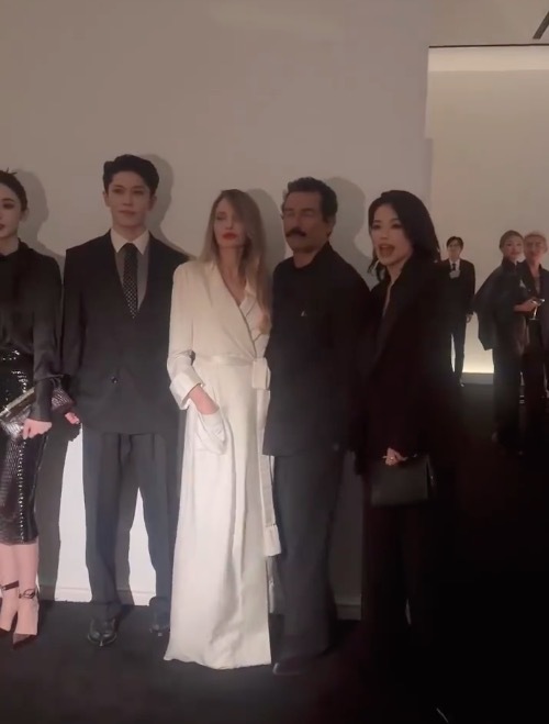 舒淇合影时陡然让C位 全程仅3秒，<a href=