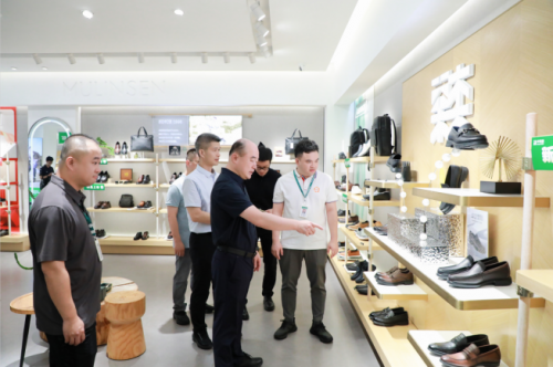 木林森集团迎市领导团队调研,共同探索企业发展的新路径