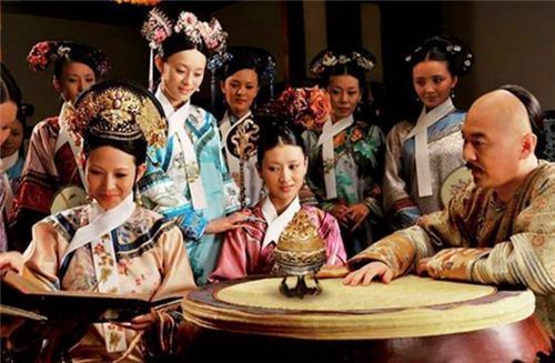 清朝皇后的年俸禄是1000两，放现在能兑多少人民币？