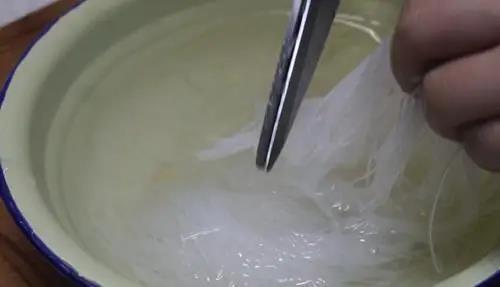 蒜蓉粉丝蒸娃娃菜的正宗做法，掌握这简单几步路越吃越爱吃