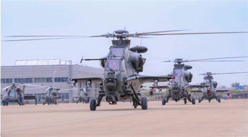 陆军多型直升机顺利转场天津