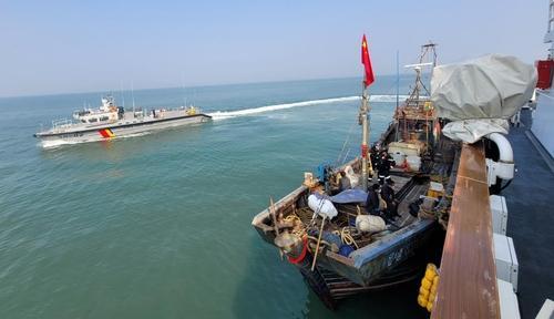 韩国以所谓“越界非法捕捞”为由扣押1艘中国渔船
