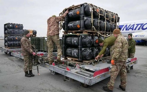 美国宣布向乌克兰提供价值11亿美元军事援助