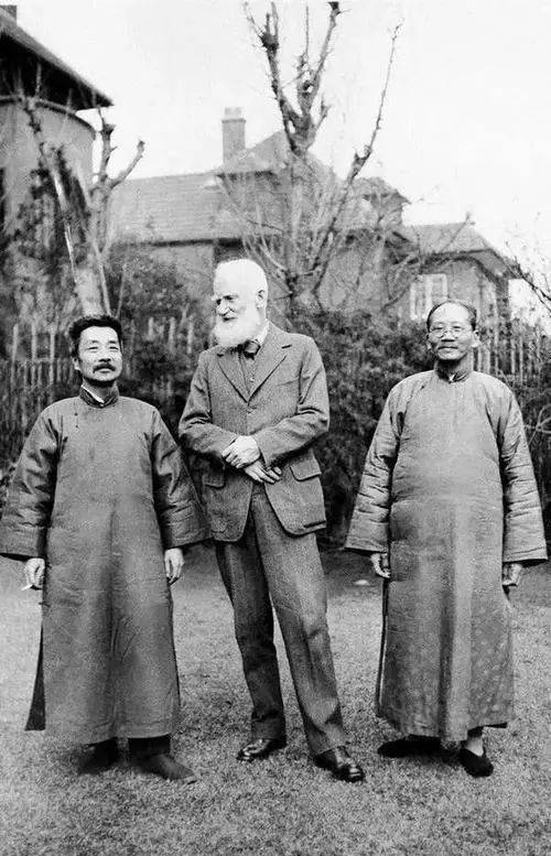 掐了鲁迅的烟谁来点燃思想的火 无理投诉引发争议