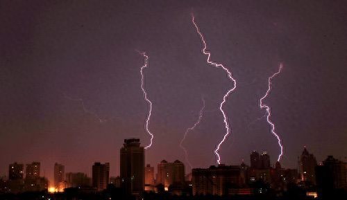一觉睡醒成都又打雷又下雨
