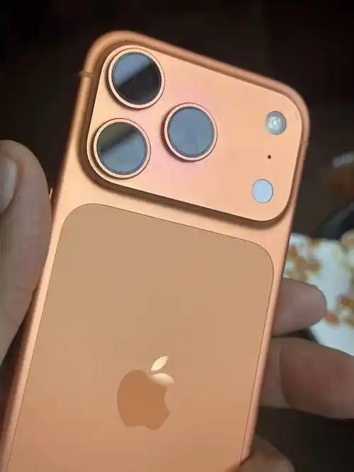 苹果彻查iPhone17Pro褪色 材质问题引争议