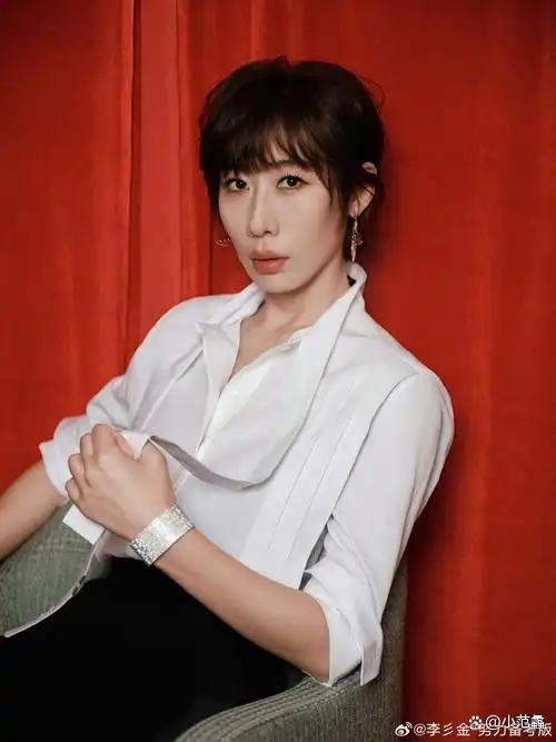 颜妮和任素汐的打斗看起来不像是演戏。演技的