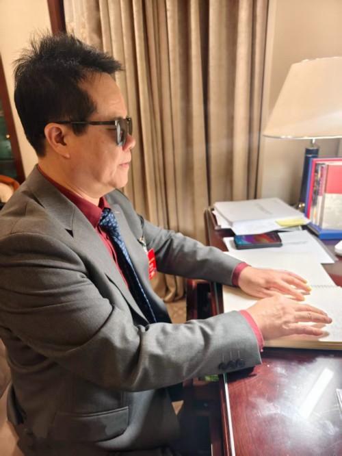 我们的期待与责任-11位代表委员合照背后的故事