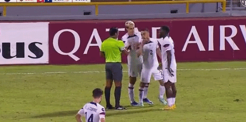 1-2输球,总分4-2!美国杀进美洲杯:巴萨租将失控20秒2黄