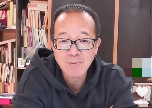 俞敏洪卸任新东方2家子公司职务 开启淘宝直播带货