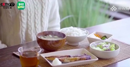 饭菜等凉了放冰箱好还是趁热放好？如何防止冰箱成为细菌仓库？