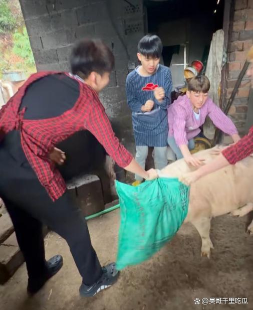 杀猪宴风波索要2000场地费老人发声 好心办坏事