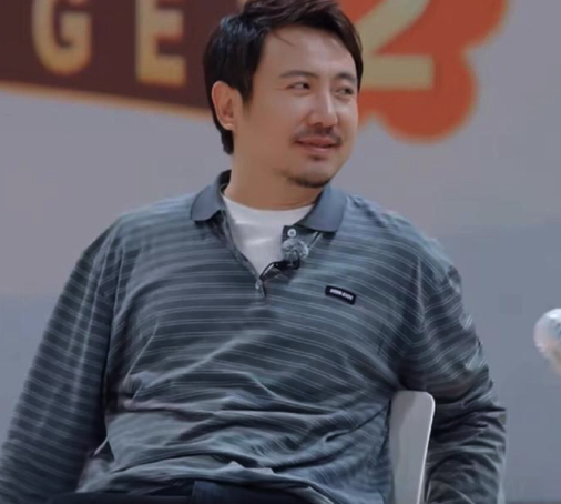 沈腾愣是把miumiu穿出了老头衫的感觉
