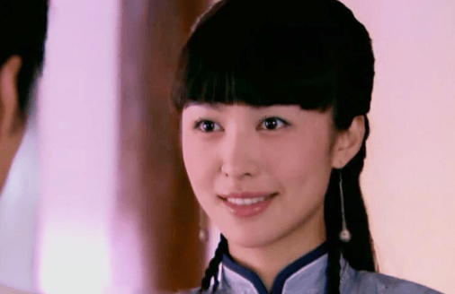 还没翻红先翻车，李菲儿成万人嫌，早年旧照被扒，与现在判若两人