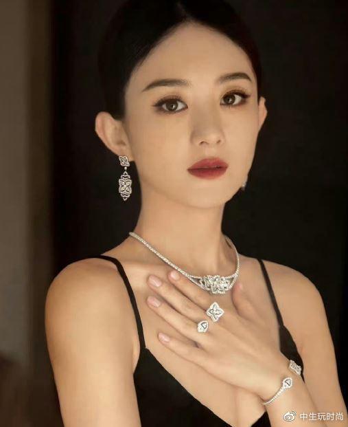 赵丽颖成戴比尔斯代言人 是全球最大的钻石生产商之一