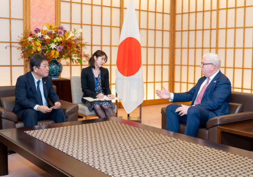 美国驻日大使发声：代表总统支持高市早苗“制