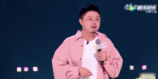 紅秋褲就是36歲人的labubu,！網(wǎng)友：你有l(wèi)abubu沒關(guān)系,，我們本命年人也有自己的秋褲褲！