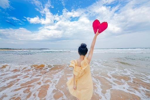 十几块的旅拍“次抛衣”热销 专家提醒:暗藏健康隐患