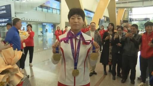 举报领导的亚运冠军:不敢再待在家中 实名举报引发风波