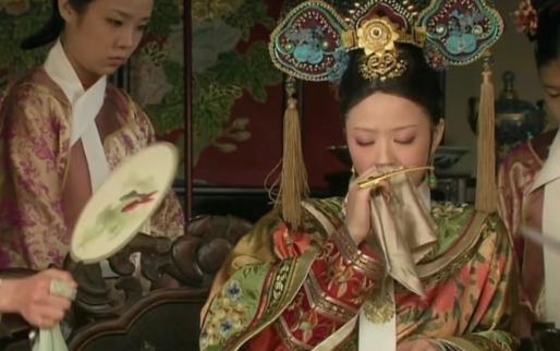 继演华妃13年后蒋欣再挑战反派，网友：反派角色演绎起来简直得心应手