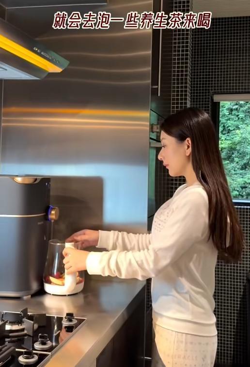 方媛自曝三胎順產(chǎn) 產(chǎn)后恢復(fù)迅速引發(fā)關(guān)注