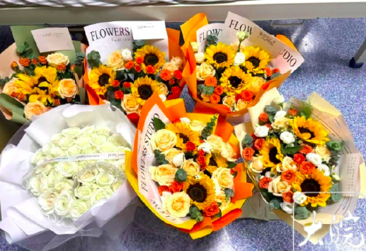 女生抑郁住院网民接力送花鼓励 女生:感受到人间真情,也获得勇敢走下去的信心和力量