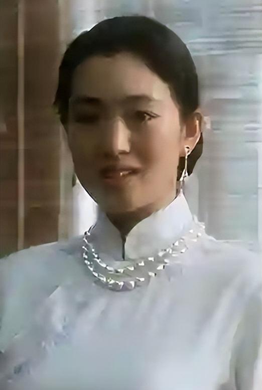 巩俐戛纳红毯依然权威 红毯定海神针