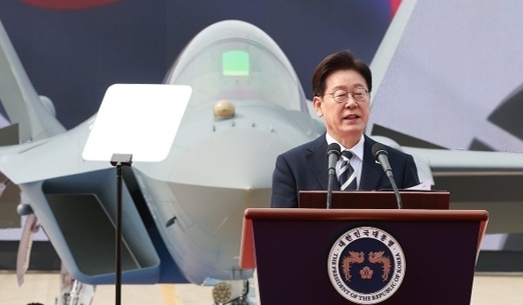 韓國(guó)KF-21首架量產(chǎn)機(jī)出廠，李在明發(fā)聲