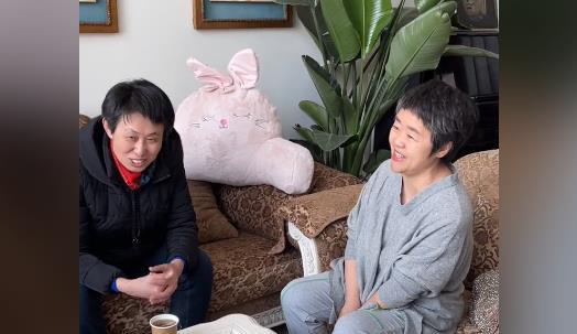 江歌妈妈与元梦妈妈见面