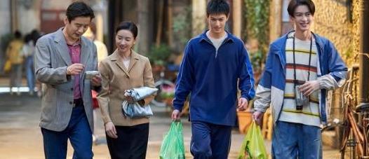 年代剧《致1999年的自己》首播！连看5集不过瘾，说真的这剧能爆