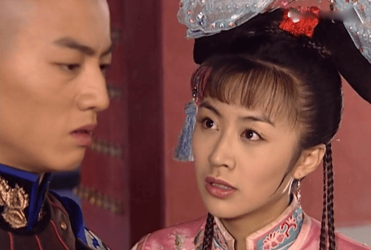 还没翻红先翻车，李菲儿成万人嫌，早年旧照被扒，与现在判若两人