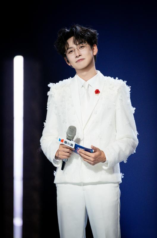 齐思钧主持能力 质疑声中态度引争议