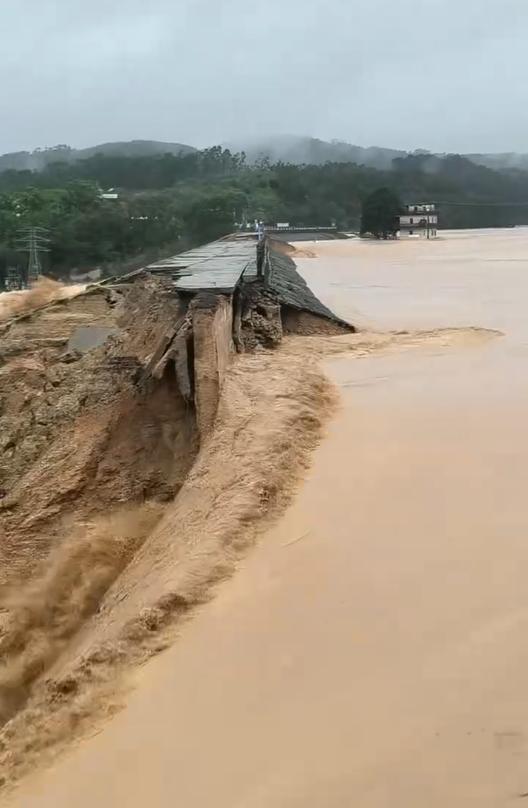 广西横州一村紧急求助急缺奶粉 洪水淹没村庄亟需援助