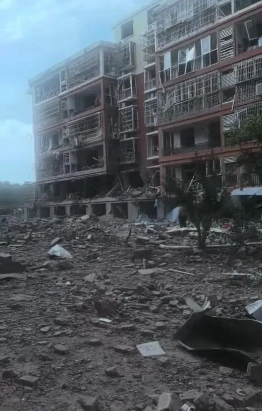 临沂一小区爆炸 屋内住有待拆迁人员
