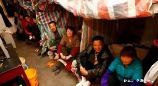 女子去工地探班丈夫 掀错帘帐睡错床被25岁小伙性侵